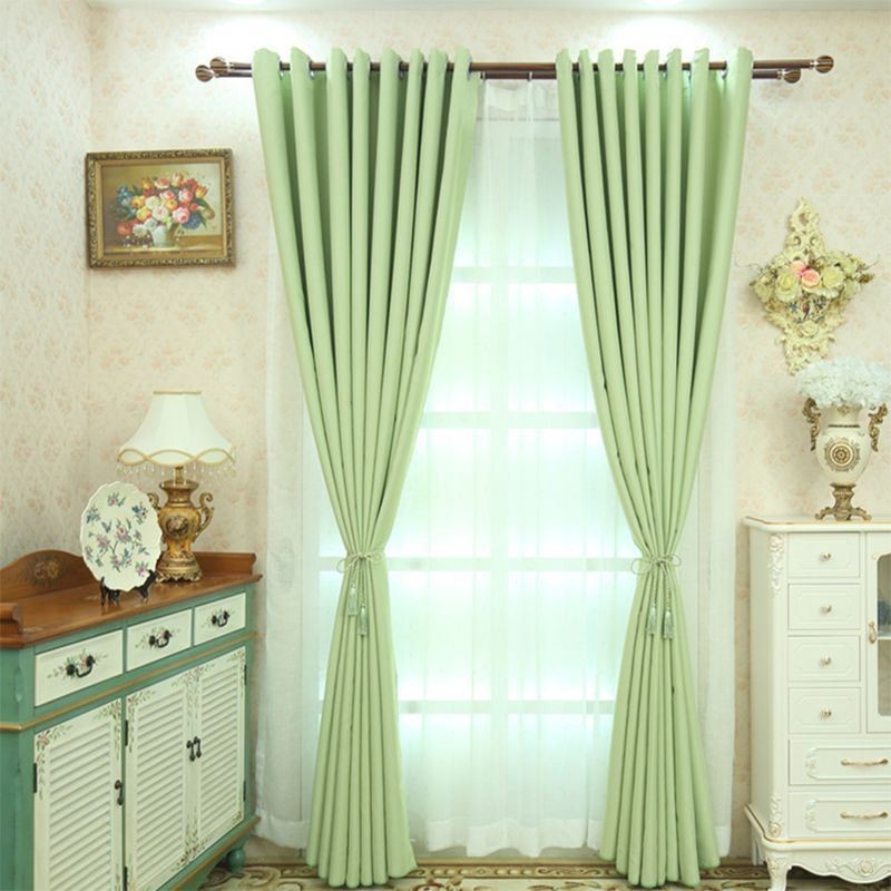 Modernit Yksiväriset Pimennysverhot, Ensiluokkaiset, Mittatilaustyönä Tehdyt Olohuoneen Ja Ruokailutilan Verhot