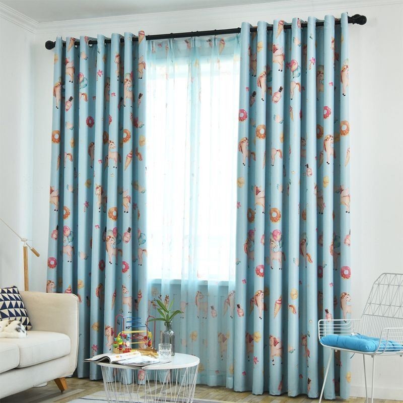 Pimennysverho Mittatilaustyönä Lastenhuoneeseen Piirrettyyn Verhoon