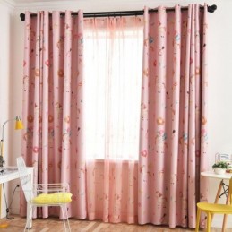 Pimennysverho Mittatilaustyönä Lastenhuoneeseen Piirrettyyn Verhoon