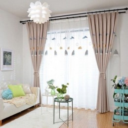 Korkealaatuinen Kirjailtu...