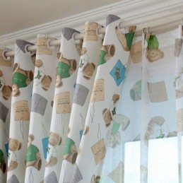 Sarjakuvakarhukuvioinen Verho Mittatilaustyönä, Ihana Pojan Ja Tytön Huoneen Ikkuna