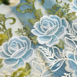 Moderni Kukkakuvioinen Verho Mittatilaustyönä Tehty Tylli-Ikkunaverho Olohuoneeseen Ja Makuuhuoneeseen