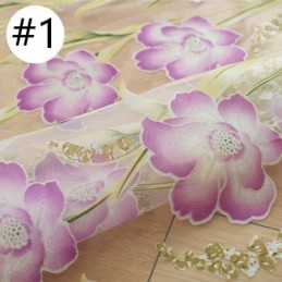 Eurooppalainen Kukkakuvioinen Tulliverho Mittatilaustyönä Tehtyyn Pastoraalityyliin Olohuoneeseen