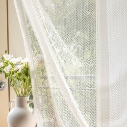 Kalanluusta Tehdyt Tylliverhot Ikkunanäytölle Olohuoneeseen Ja Makuuhuoneeseen