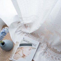 Moderni Kukkakuvioinen Verho Mittatilaustyönä Tehty Tylli-Ikkunaverho Olohuoneeseen Ja Makuuhuoneeseen