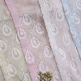 Ylellinen Kirjailtu Ikkunanäyttö Olo-Ruokailuhuoneeseen, Mittatilaustyönä Tehty Verho