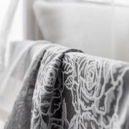 Moderni Kukkakuvioinen Verho Mittatilaustyönä Tehty Tylli-Ikkunaverho Olohuoneeseen Ja Makuuhuoneeseen