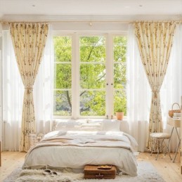 Verhot Amerikkalaistyylisillä Kukkakuvioilla Ja Pimennyksillä