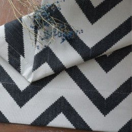 Ylelliset Jacquard-Verhot, Aaltoilevat Raidalliset, Pimentävät Olohuoneeseen