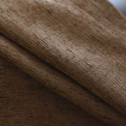 Ylelliset Kiinteät Verhot Ruskealla Pimennysikkunalla Olohuoneeseen Ja Makuuhuoneeseen