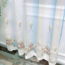 Kukkakirjonta, Läpikuultava Verho Mittatilaustyönä, Siro Tylliverho Olohuoneeseen